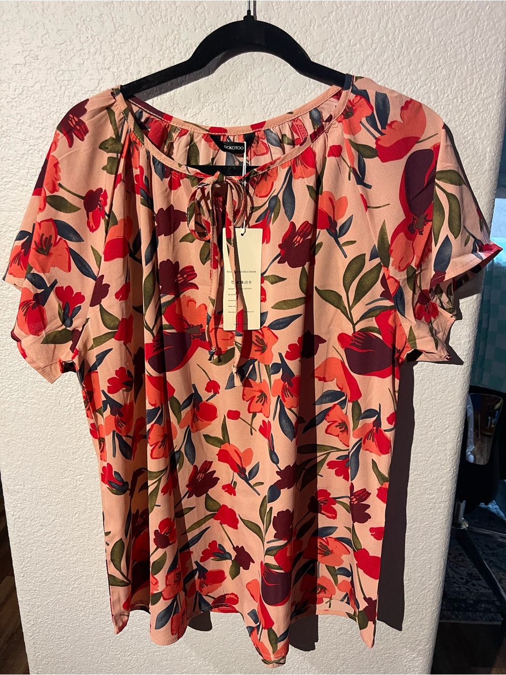NWT Peach-Pink Floral Tie-Neck Blouse Sz XL
